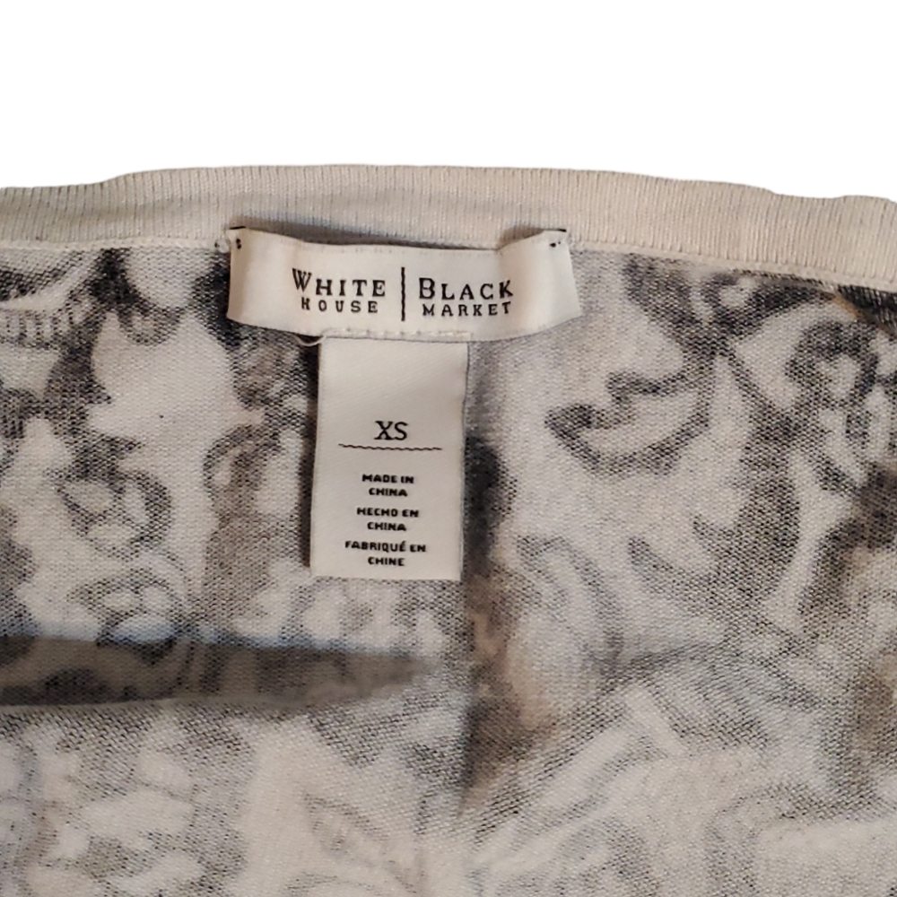 White House Black Market White Black Floral Snap Button Front Knit Sweater XS - Picture 6 of 7